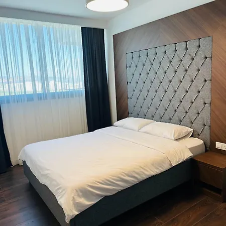 Grand Sapphire Casino, High Floor, Sea View Апартаменты *