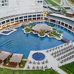 Grand Sapphire Casino, High Floor, Sea View *