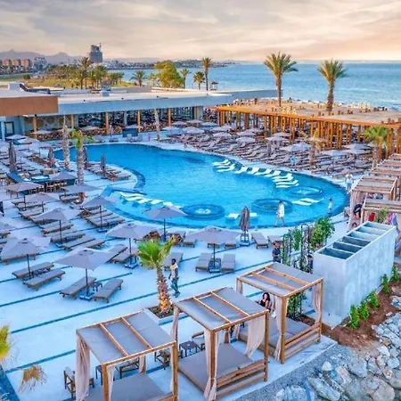 Grand Sapphire Casino, High Floor, Sea View Apartament