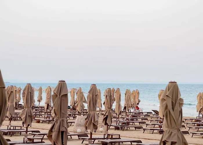 Grand Sapphire Casino, High Floor, Sea View