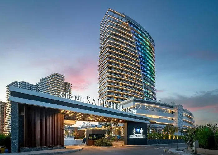 Apartment Grand Sapphire Casino, High Floor, Sea View Lythrodhondas